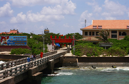 ລັດຖະທຳມະນູນ ຫວຽດນາມ ຕ້ອງປົກປັກ ຮັກສາອະທິປະໄຕເຂດທະເລໝູ່ເກາະ